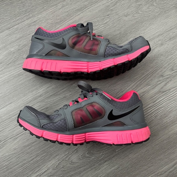 Nike Women's Dual Fusion ST2 Sneakers, Gray/Hot Pink Size 7 - Picture 9 of 16